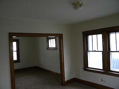 3rd image of 1018 W 19th St