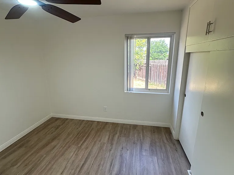 8704 Lind Vern Ct #8704 — Photo 7