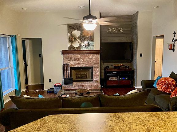 2nd image of 2910 Andrea Ln