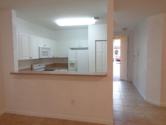 4th image of 1490 NE 33rd Ave Unit 101
