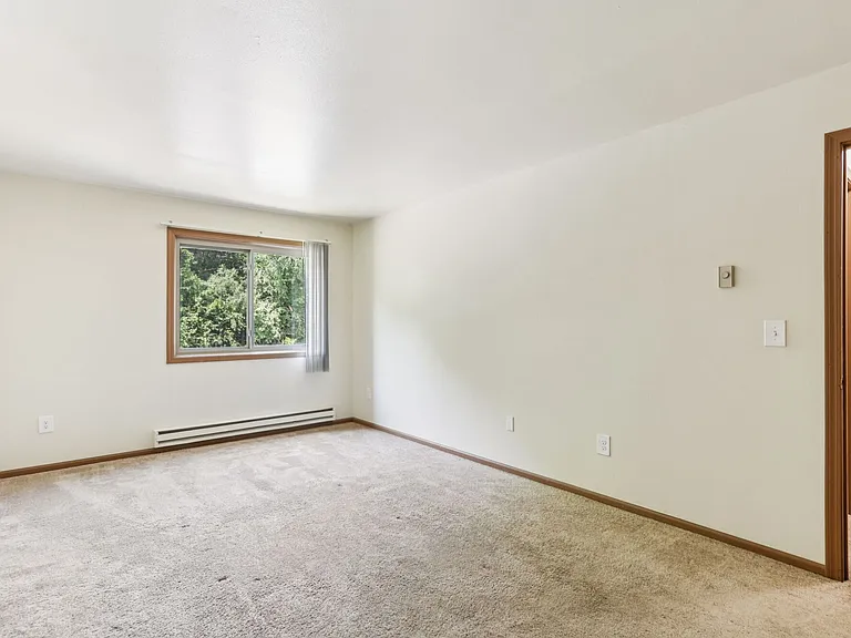 Woodfield Heights Apartments — Photo 87