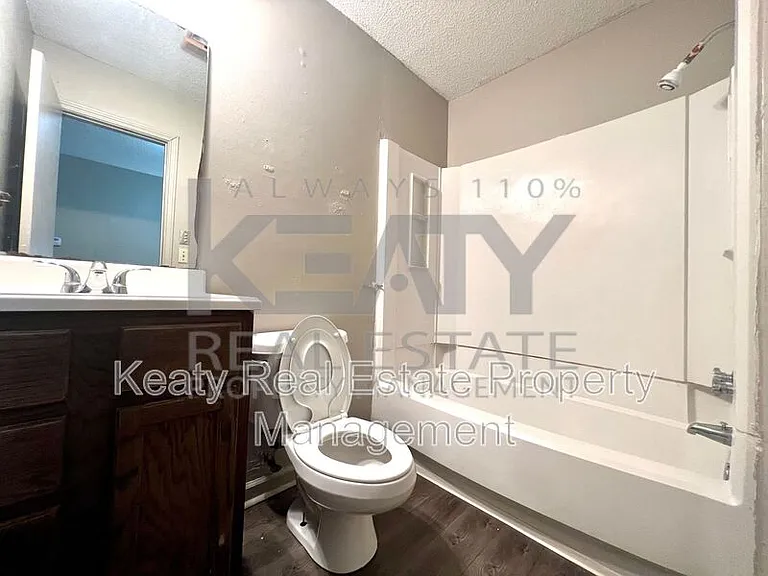 402A Loire Ave — Photo 6