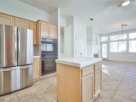 3rd image of 9228 Spruce Mountain Way