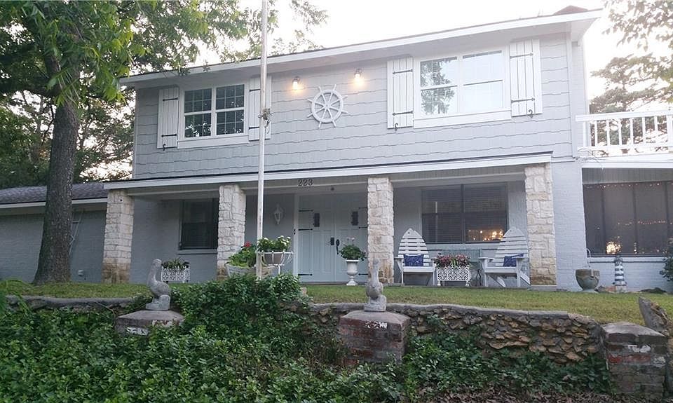 1st image of 223 Cambridge Dr