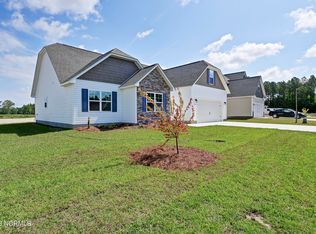 403 Silverstone Pl, Hubert, NC 28539