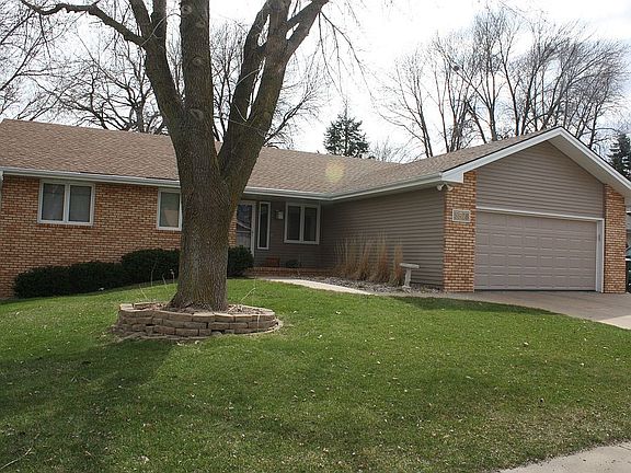 2nd image of 5928 Four Seasons Dr