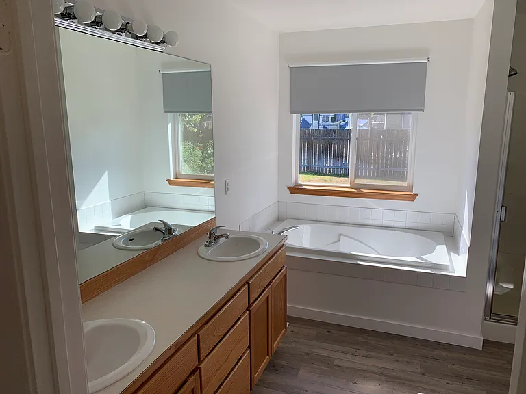 2491 Aviation Dr — Photo 4