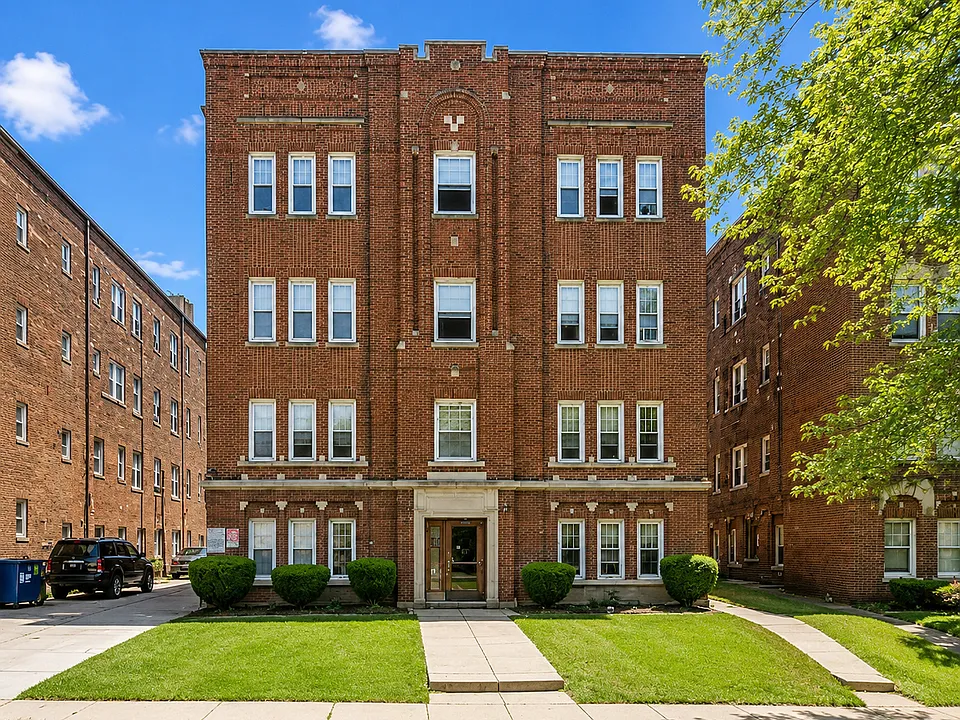 Boulevard Manor