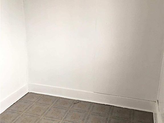 3rd image of 26 Gatchell St