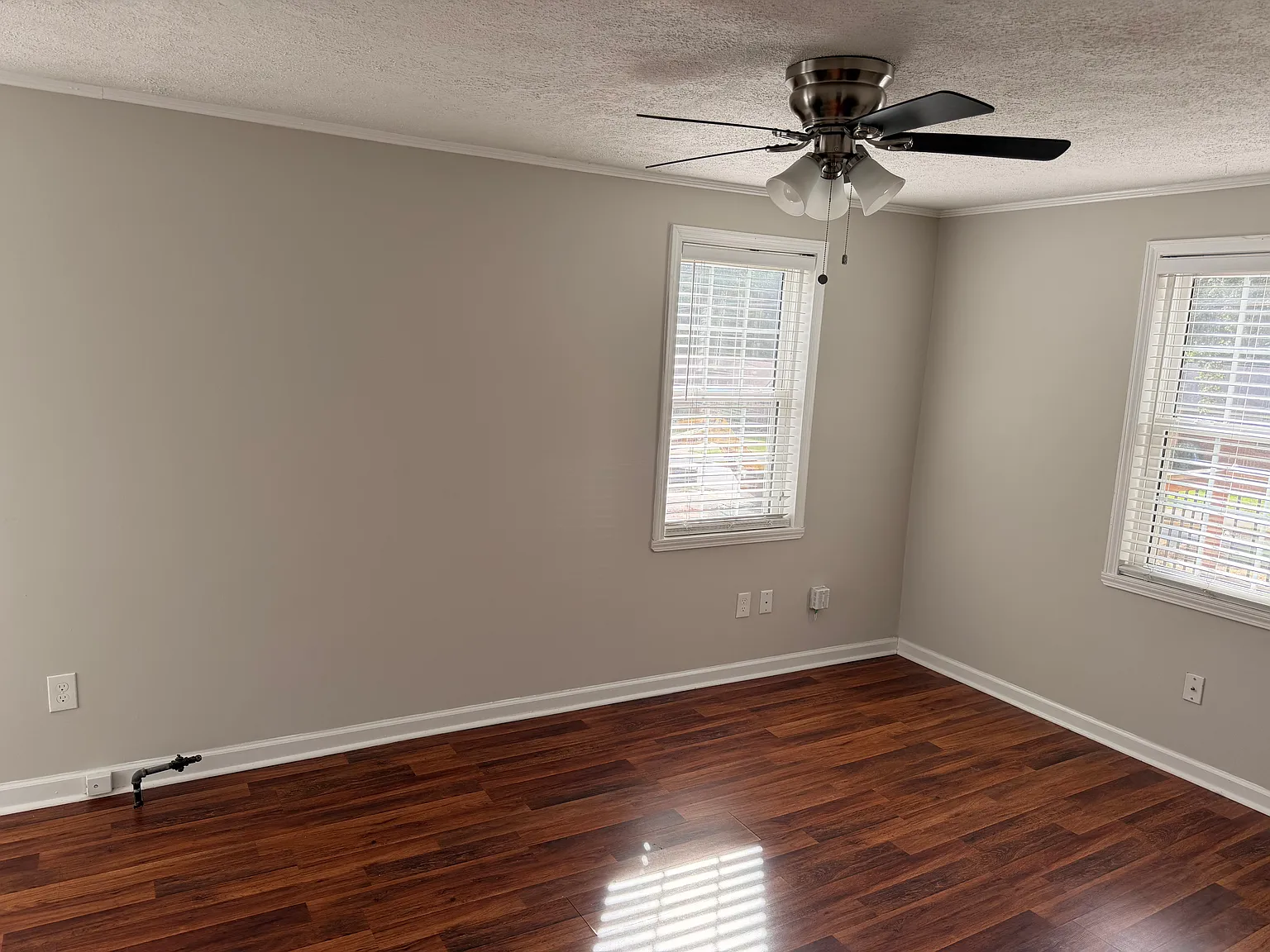 4 bed, 1500 sqft, $2,100 — Photo 3