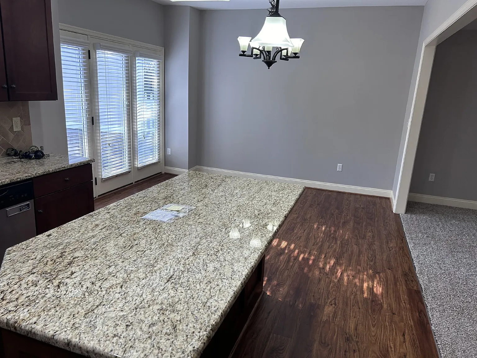 3 bed, 2.5 bath, 1784 sqft, $2,050 — Photo 3