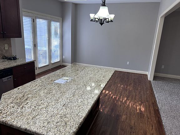 3rd image of 1040 Commonwealth Cir