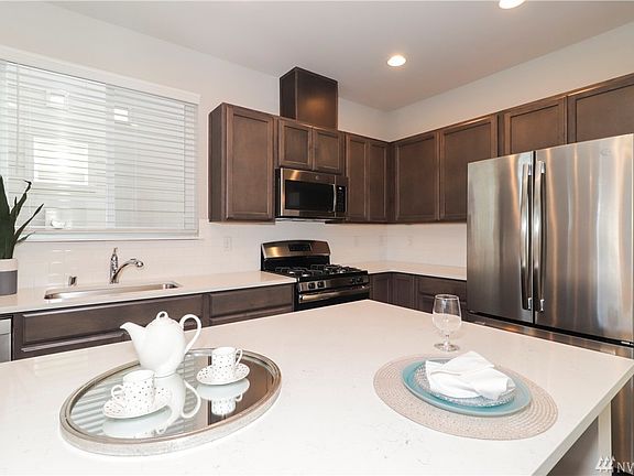 5th image of 1417 E 48th St Lot 4-9