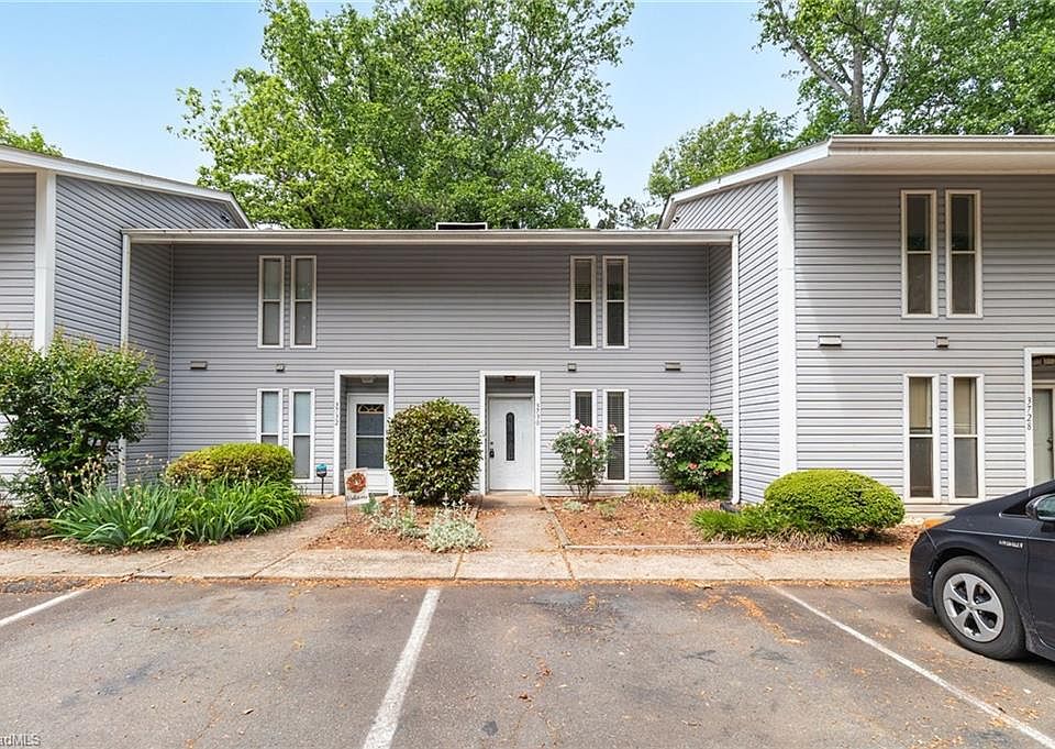 1st image of 3730 Heathrow Dr