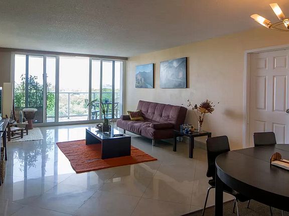2nd image of 100 Bayview Dr APT 622