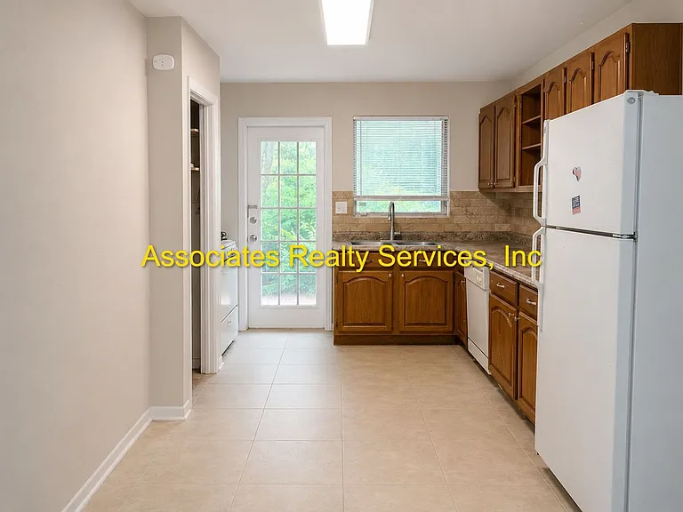 618 NW 14th Ave — Photo 3