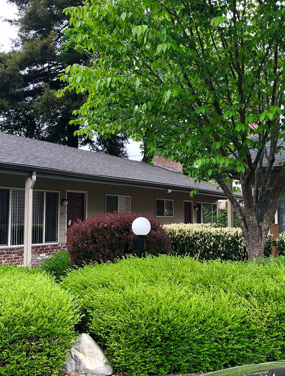 Building Photo - Fairway Village