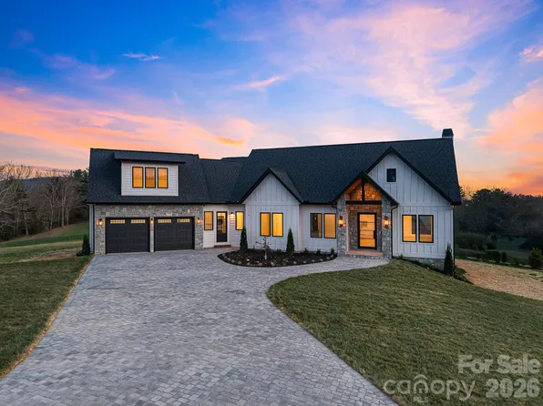 133 Golden Pasture Dr, Fletcher, NC 28732