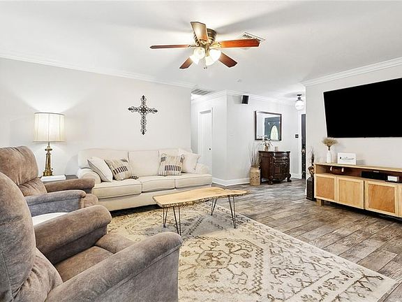 4th image of 3208 Nature Dr