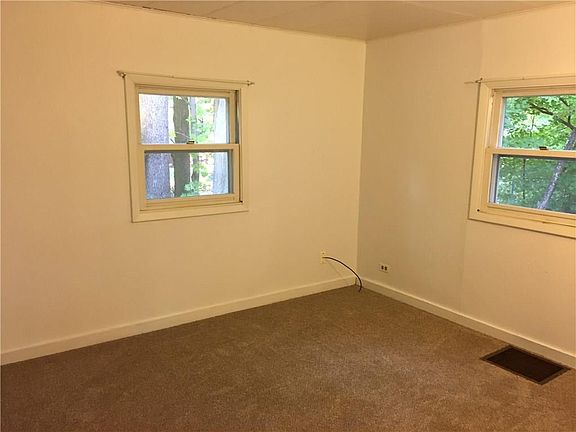 5th image of 36 Wellington St