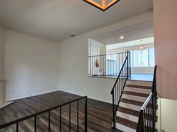 5th image of 1441 W Village Ln