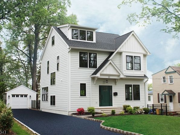22 Edison Dr, Summit City, NJ 07901