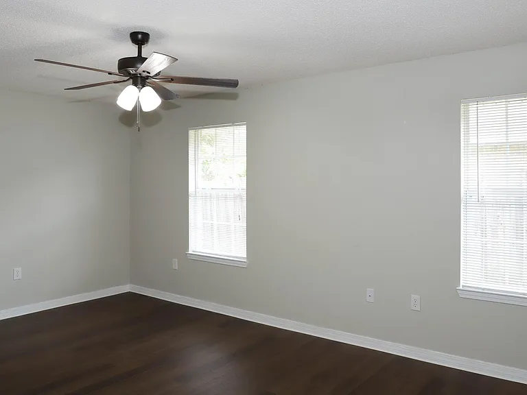 4892 Jaimee Leigh Dr — Photo 13