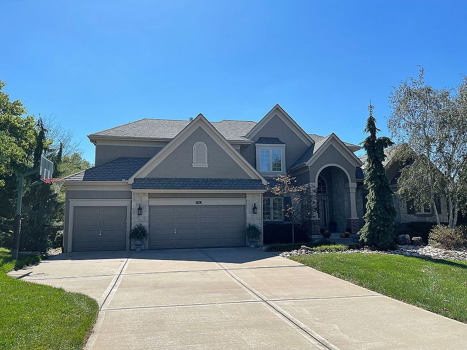 1st image of 2413 NE Lake Buff Ct