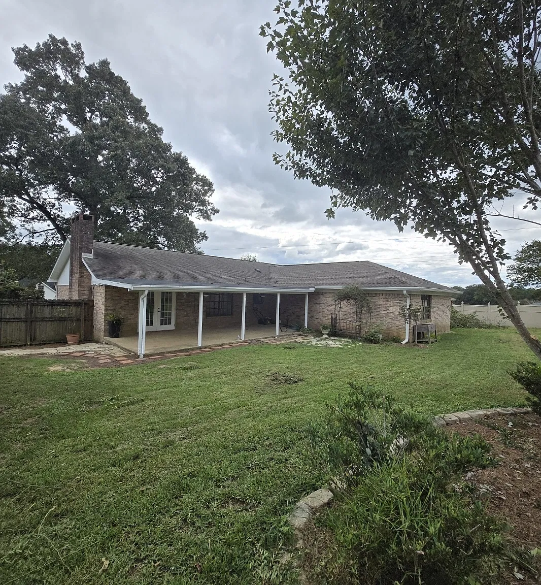 3 bed, 2.0 bath, 2175 sqft, $2,500 — Photo 2