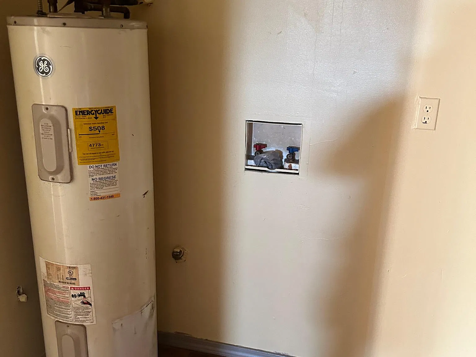 921 E Krueger Ln — Photo 4