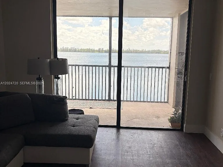 111 Lake Emerald Dr #302 — Photo 5
