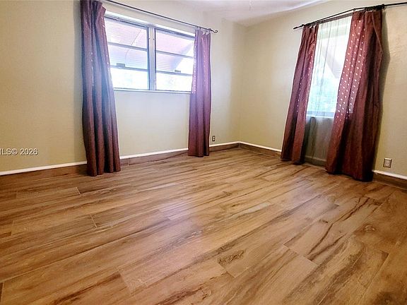 4th image of 1124 NE 7th St #1-2