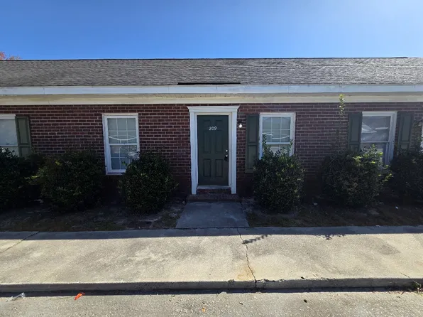 230 Lanier Dr, Statesboro, GA