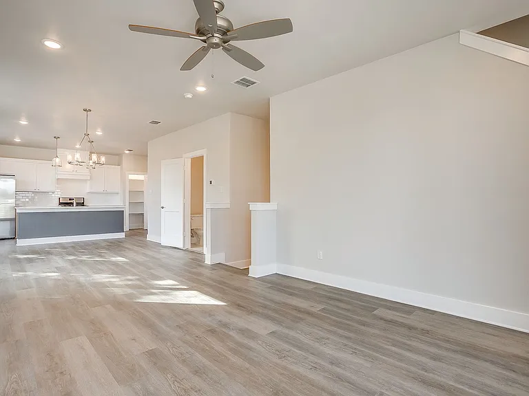 2323 Benbrook Blvd — Photo 25