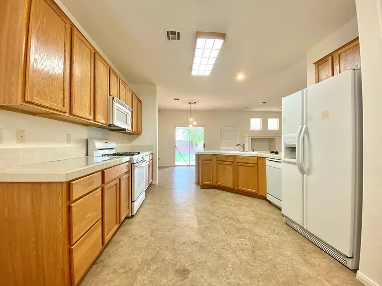 48 Vallejo Verde St — Photo 7