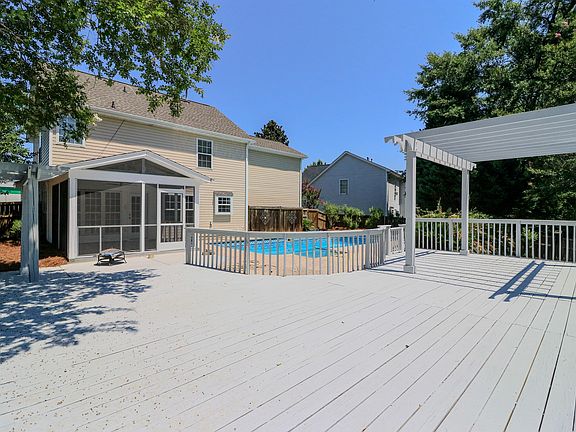 2nd image of 220 Loskin Ln