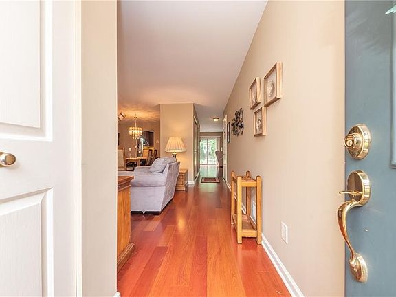 3rd image of 180 Grantham Dr