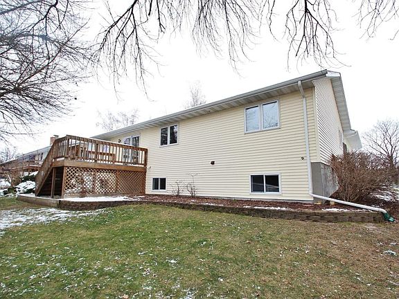 2nd image of 414 Janet Ln