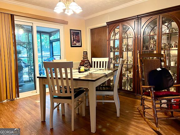 5th image of 180 Partridge Ln