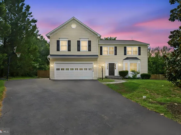 16004 Kings Mountain Rd, Woodbridge, VA 22191