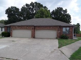 117 W Briarbrook Ln, Carl Junction, MO 64834