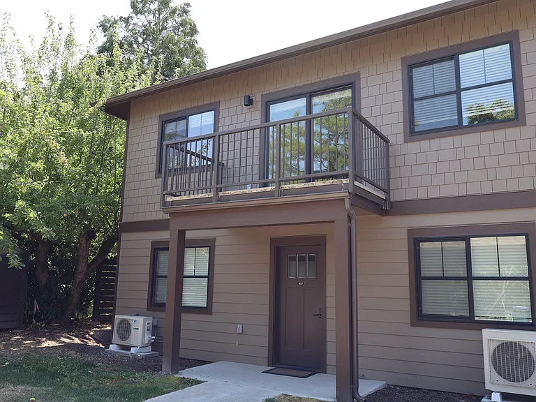 805 Donovan Ave — Photo 13