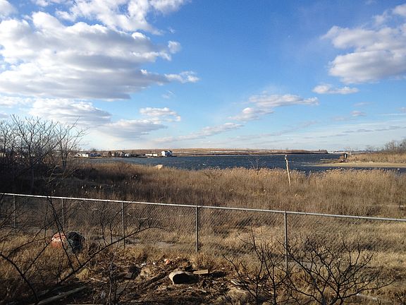 4th image of 455 Beach 37th St