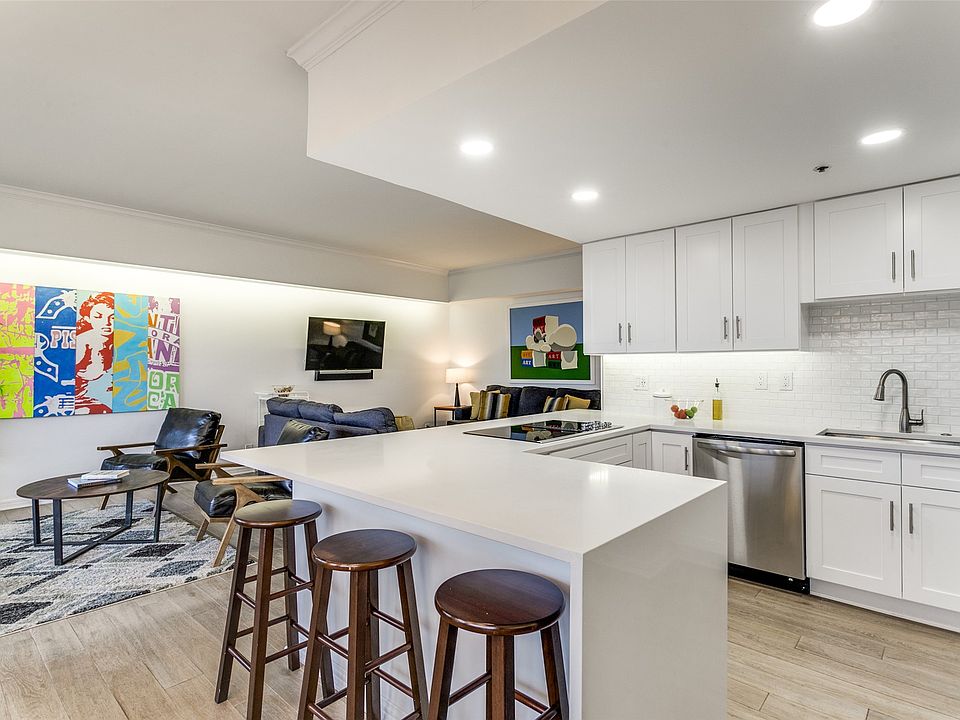 1st image of 3030 McKinney Ave APT 1505