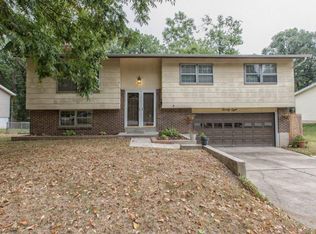 28 Sunny Side Dr, Saint Peters, MO 63376