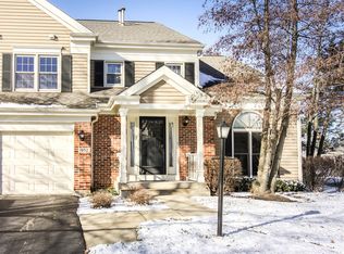 1952 N Charter Point Dr #0, Arlington Heights, IL 60004