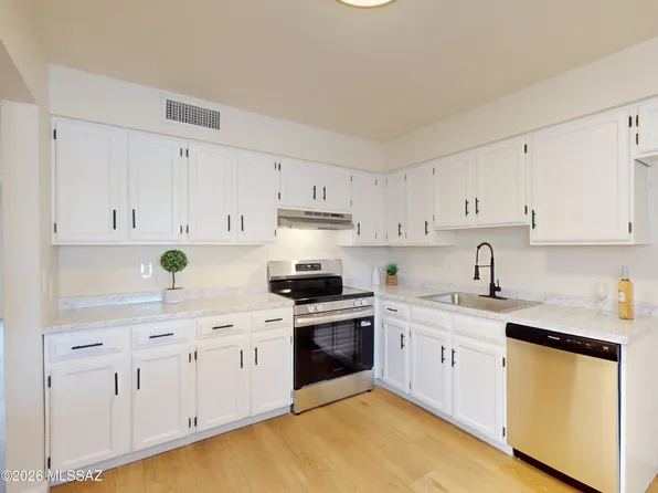 712 W Limberlost Dr, Tucson, AZ 85705