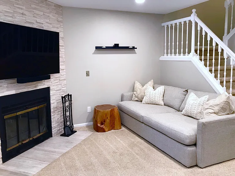 401 Pheasant Run — Photo 3