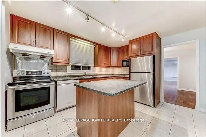 23 Longbow Sq — Photo 5