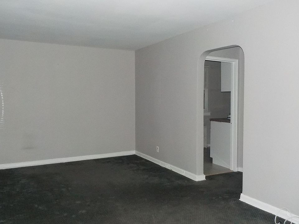 1st image of 7334 255th St Floor 2